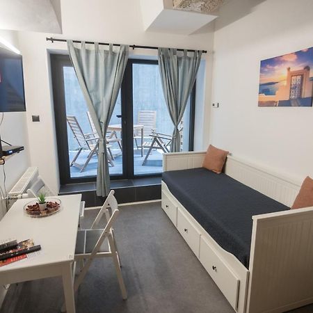 Peaceful Basement Apartment With Terrace & Free Gym Budapest Ngoại thất bức ảnh