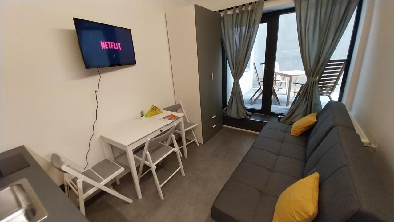 Peaceful Basement Apartment With Terrace & Free Gym Budapest Ngoại thất bức ảnh