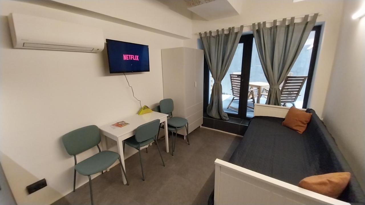 Peaceful Basement Apartment With Terrace & Free Gym Budapest Ngoại thất bức ảnh