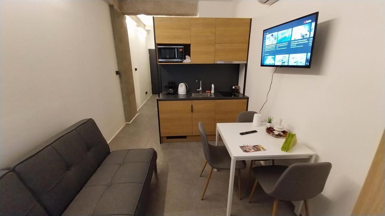 Peaceful Basement Apartment With Terrace & Free Gym Budapest Ngoại thất bức ảnh