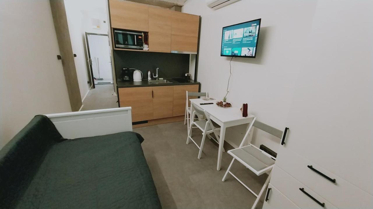 Peaceful Basement Apartment With Terrace & Free Gym Budapest Ngoại thất bức ảnh