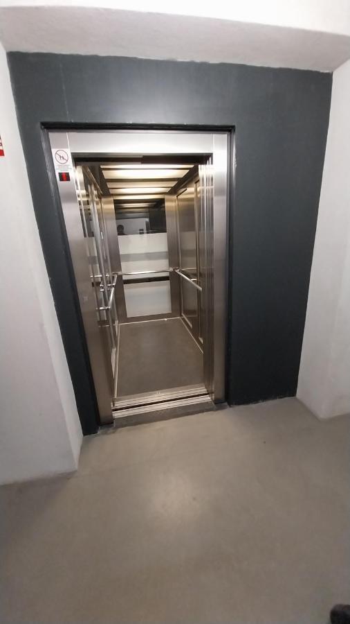 Peaceful Basement Apartment With Terrace & Free Gym Budapest Ngoại thất bức ảnh