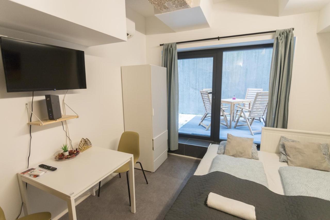 Peaceful Basement Apartment With Terrace & Free Gym Budapest Ngoại thất bức ảnh