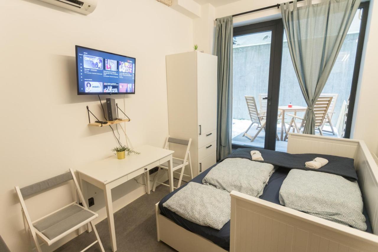 Peaceful Basement Apartment With Terrace & Free Gym Budapest Ngoại thất bức ảnh