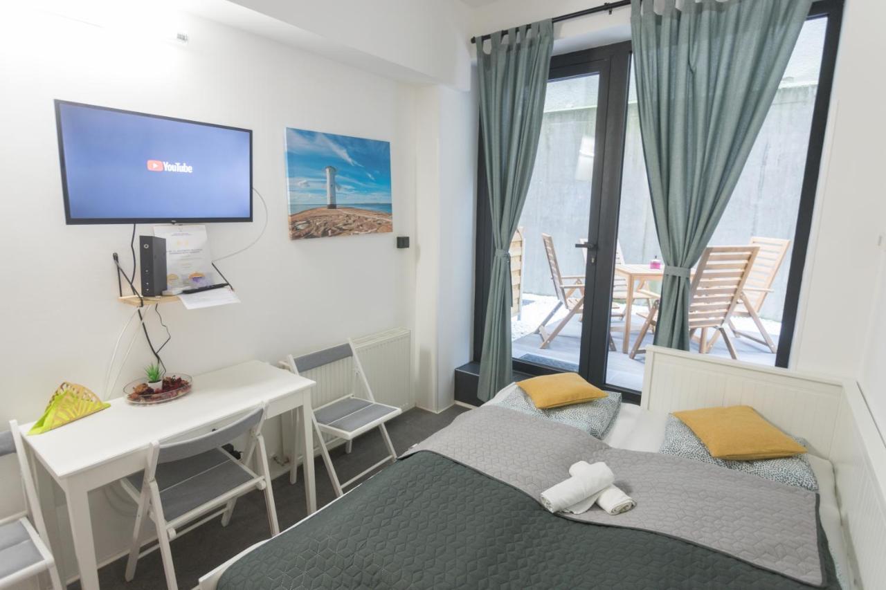 Peaceful Basement Apartment With Terrace & Free Gym Budapest Ngoại thất bức ảnh